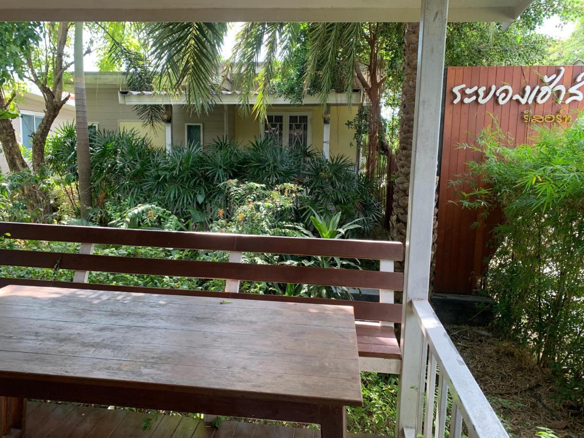 Oyo 75402 Villa Rayonghouse Ban Nong Sai Yong Exterior photo