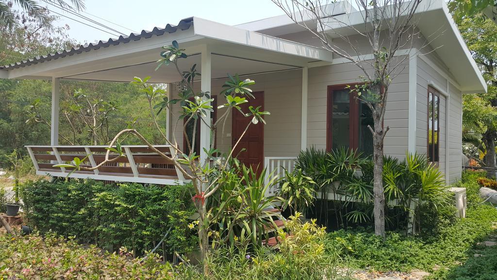Oyo 75402 Villa Rayonghouse Ban Nong Sai Yong Exterior photo